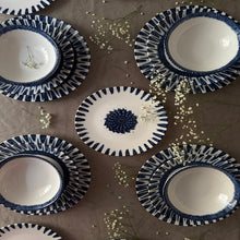 تحميل الصورة إلى عارض المعرض، تولو طاقم بورسلين للعشاء ازرق ديانا ٢٤ قطعة
