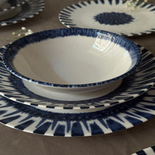 تحميل الصورة إلى عارض المعرض، تولو طاقم بورسلين للعشاء ازرق ديانا ٢٤ قطعة
