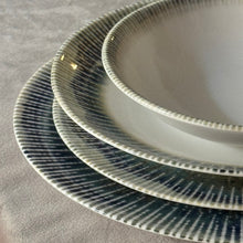 تحميل الصورة إلى عارض المعرض، تولو طاقم بورسلين للعشاء ازرق ماريسا ٢٤ قطعة
