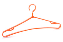 Load image into Gallery viewer, M-Design Monkey hangers in Orange
